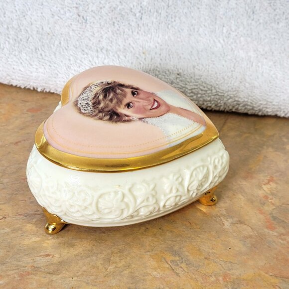 Princess Diana Music Box Candle In The Wind Trinket Porcelain Ardleigh Elliott - Picture 12 of 15